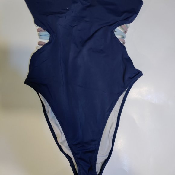 PINK Victoria's Secret - One Piece Bathing-Suit - Picture 3 of 11